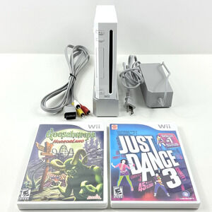 2006 Nintendo Wii RVL-001 Console, Power Adapter, Audio/Video Cable, Two Games
